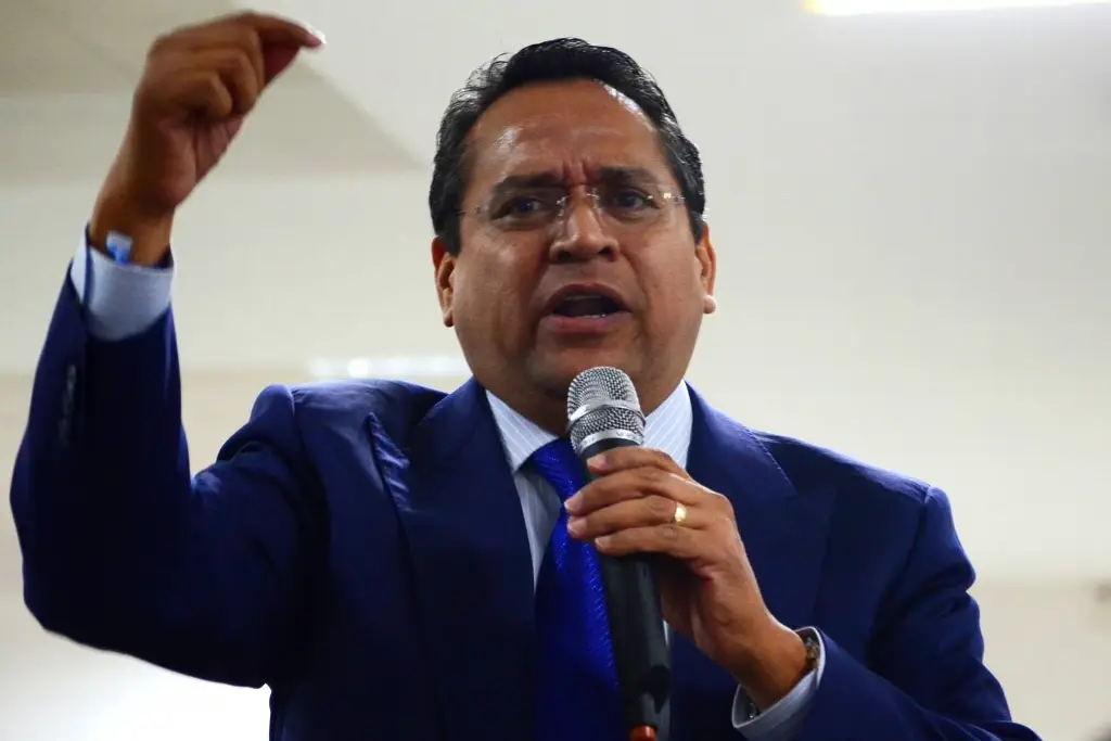 Imagen Renuncia al PAN Juan Manuel Oliva, exgobernador de Guanajuato