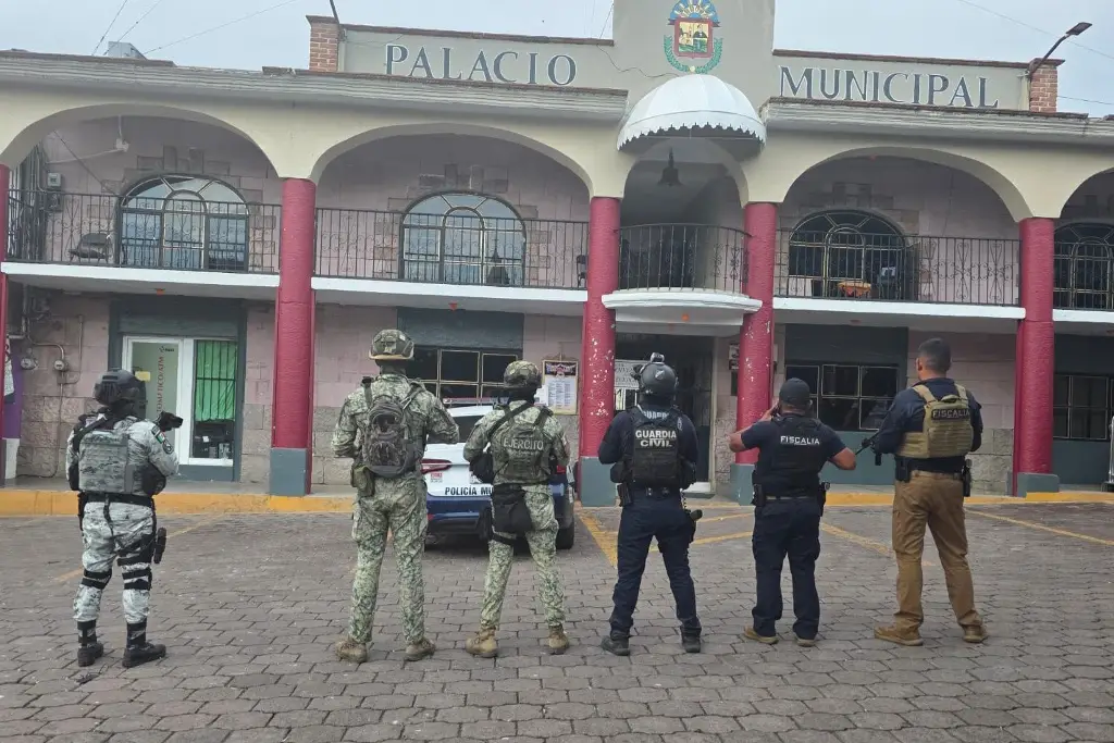 Imagen Atacan con drones explosivos el palacio municipal de Juárez, Michoacán