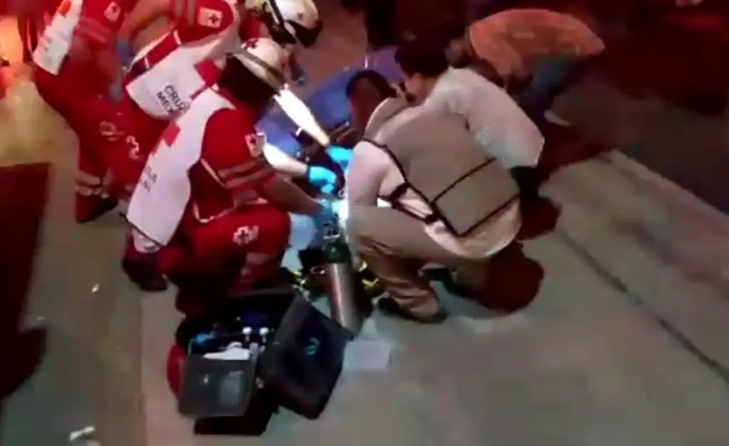 Imagen Deja 2 muertos y 20 heridos por choque múltiple de autobús de pasajeros en autopista de Veracruz 