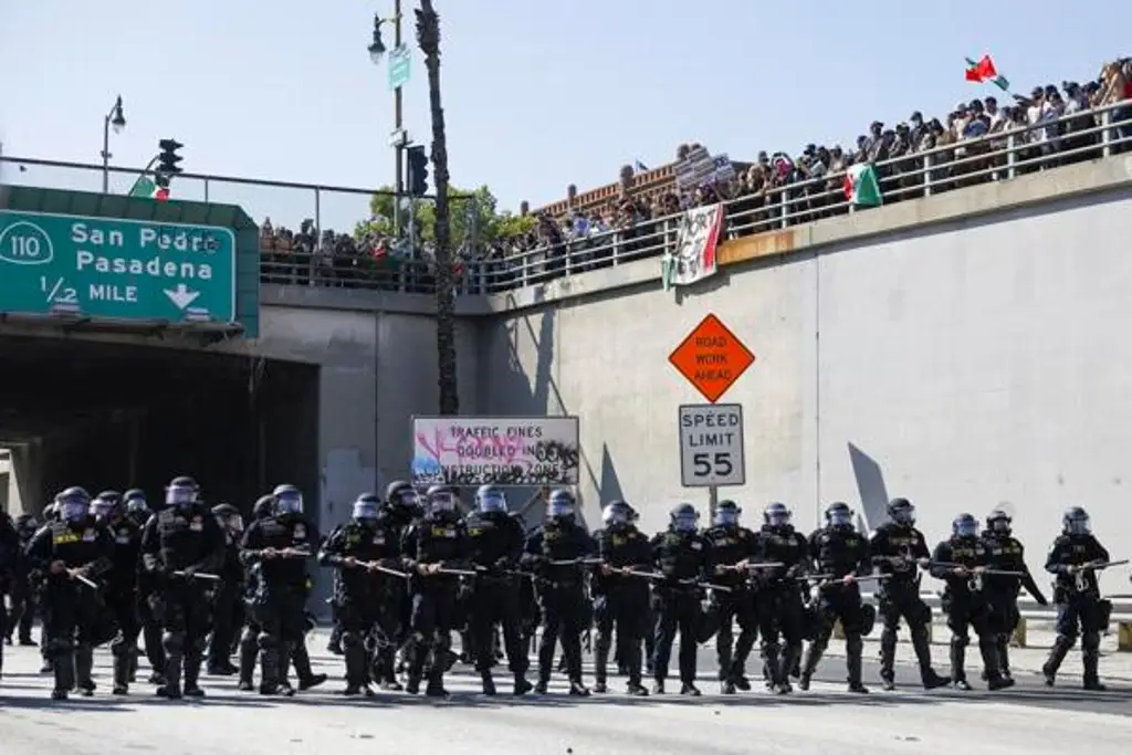 Imagen Congresista republicano critica redadas antimigrantes de Trump, 'sigo preocupado por las operaciones del ICE'
