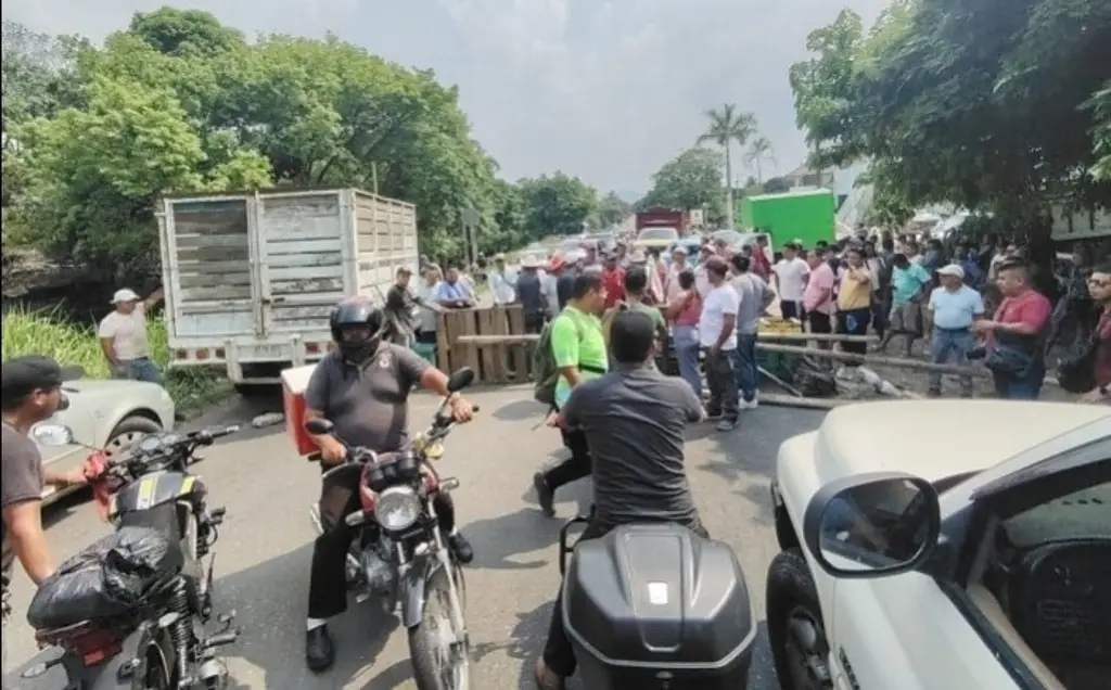 Imagen Veracruz: Ya son 8 cierres carreteros entre Tlapacoyan y Martínez de la Torre 