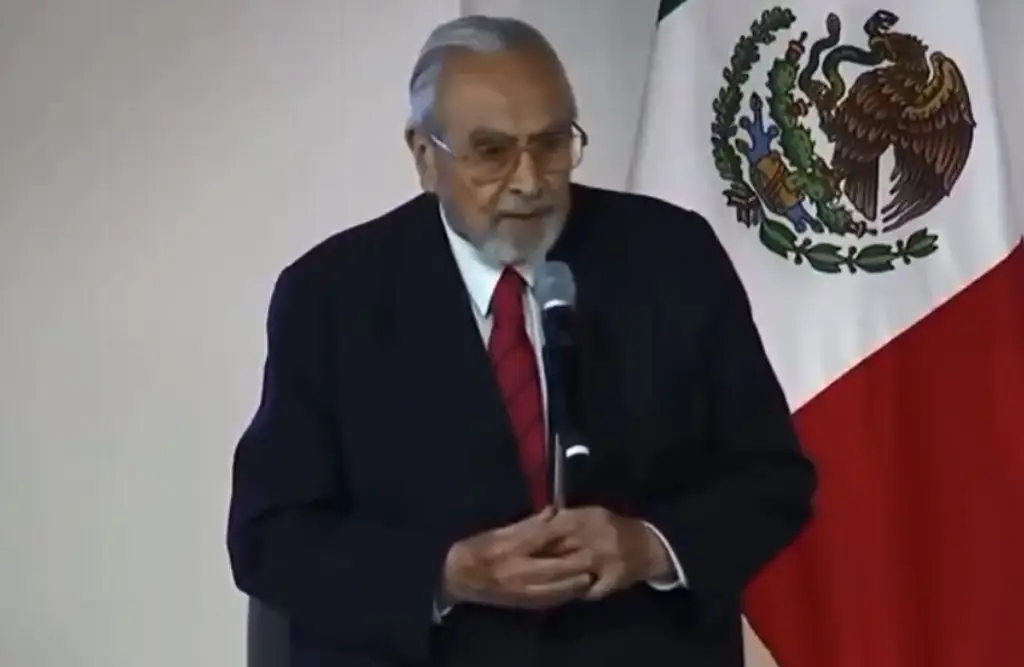 Imagen Bernardo Bátiz es abucheado durante ceremonia en Consejo de la Judicatura