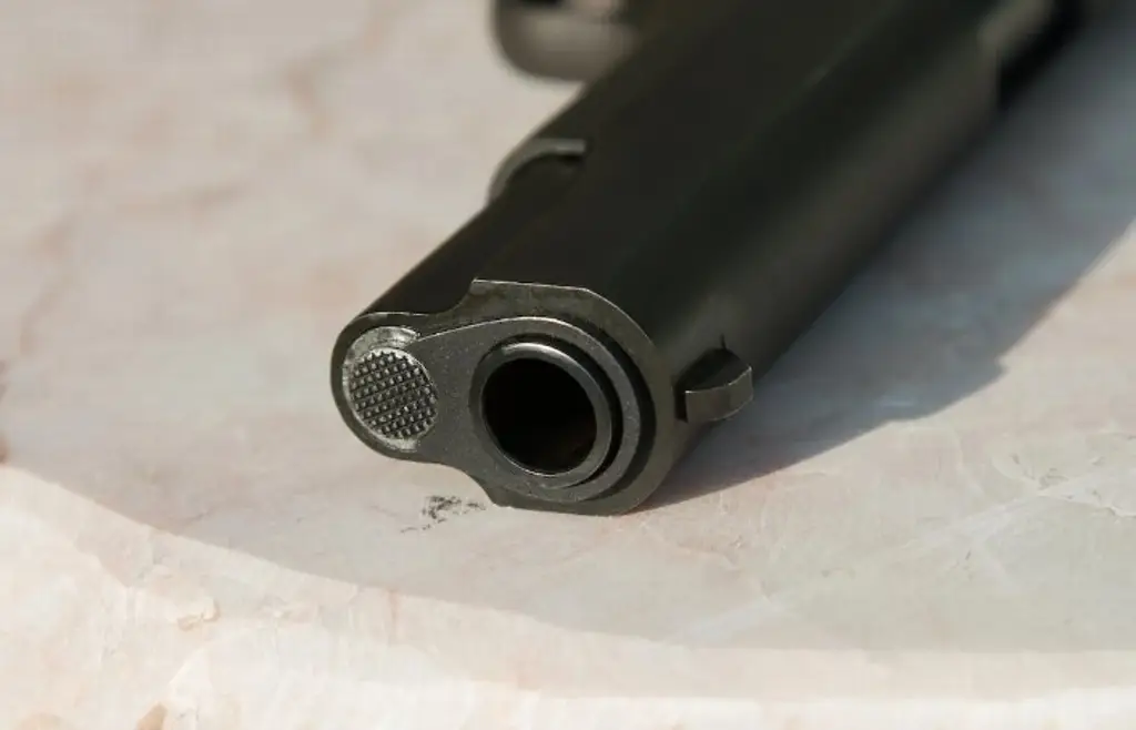 Imagen Alumna lleva pistola a secundaria y amenaza a compañero en Hidalgo