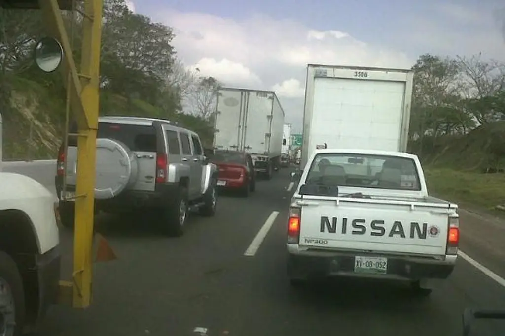 Imagen Se registra cierre parcial de circulación en autopista de Veracruz 