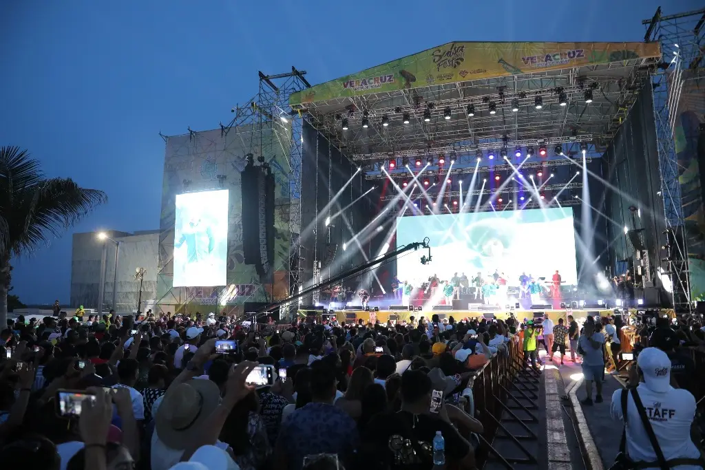 Imagen Esto cobran algunos camiones urbanos que operan en el Salsa Fest