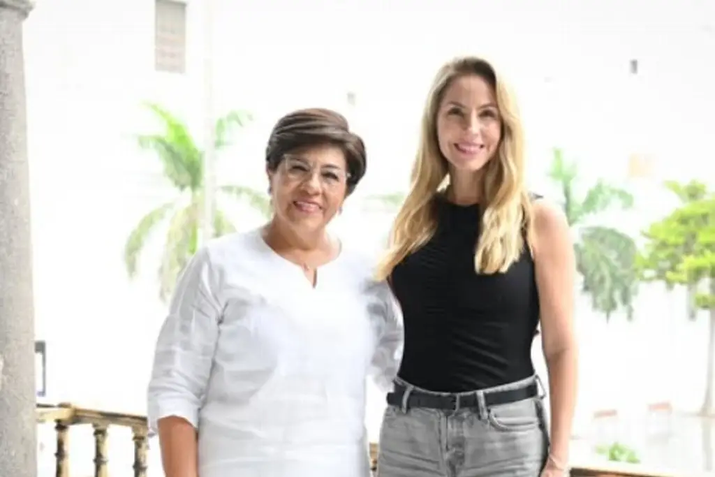 Imagen Rosa María Hernández Espejo y Paty Lobeira sostienen primera reunión 
