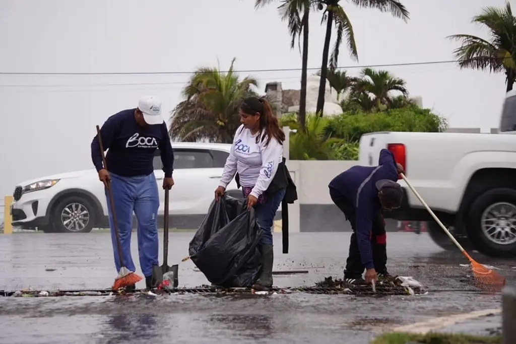 Imagen Cuadrillas atienden afectaciones por lluvias en Boca del Río