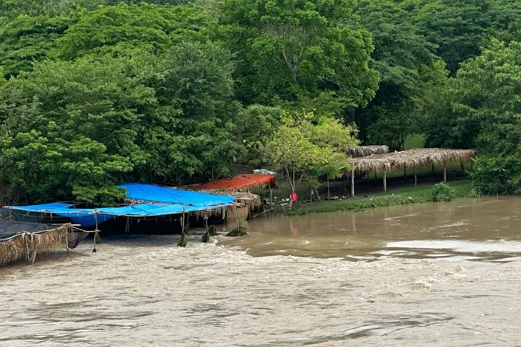 Imagen Aumento de nivel en el río Cazones alcanza áreas turísticas