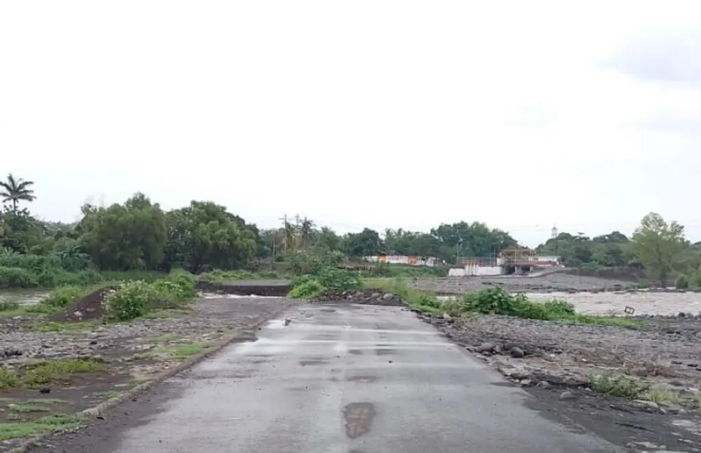 Imagen Obstruido paso en vado de Santa Rosa, en Actopan