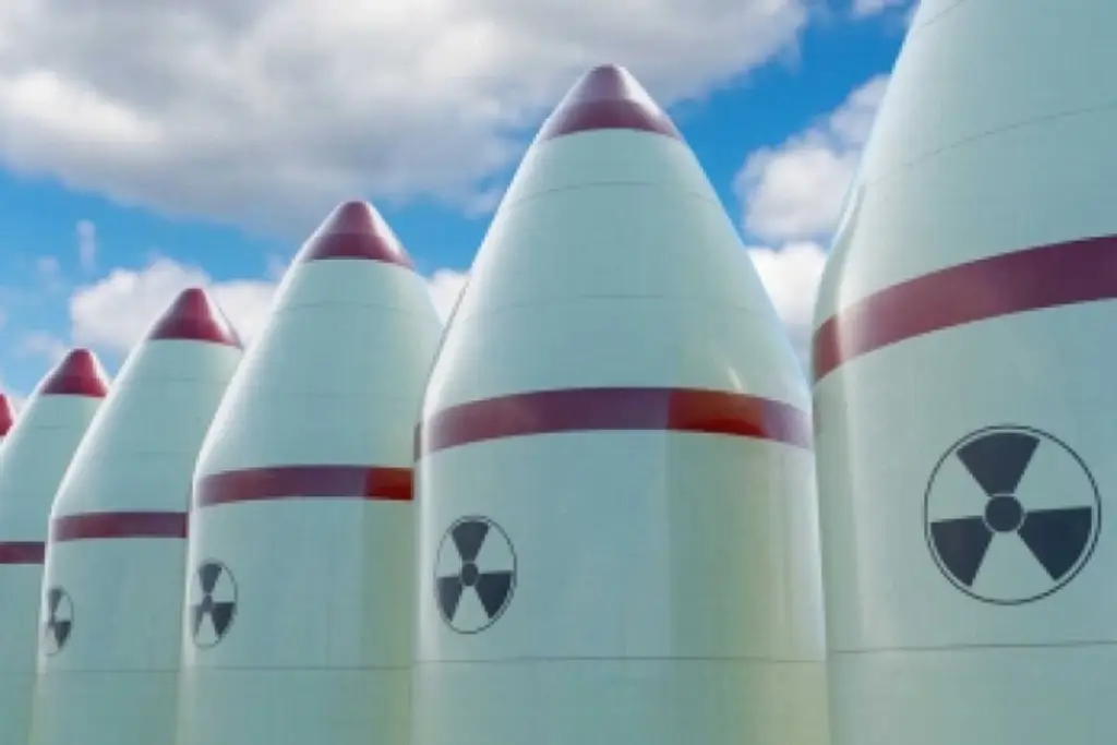 Imagen Rusia asegura que otros países 'están listos' para cederle sus armas nucleares a Irán para defenderse