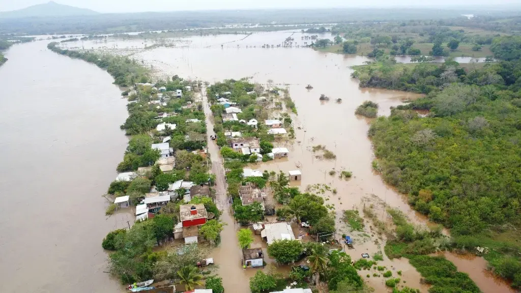 Imagen Por escurrimientos desde el altiplano, continúa alerta gris en el norte de Veracruz 