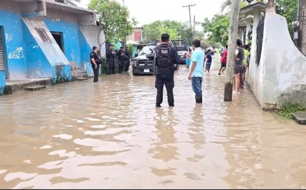 Imagen Emiten alerta para habitantes de Ozuluama por aumento del desfogue en la presa Chicayán