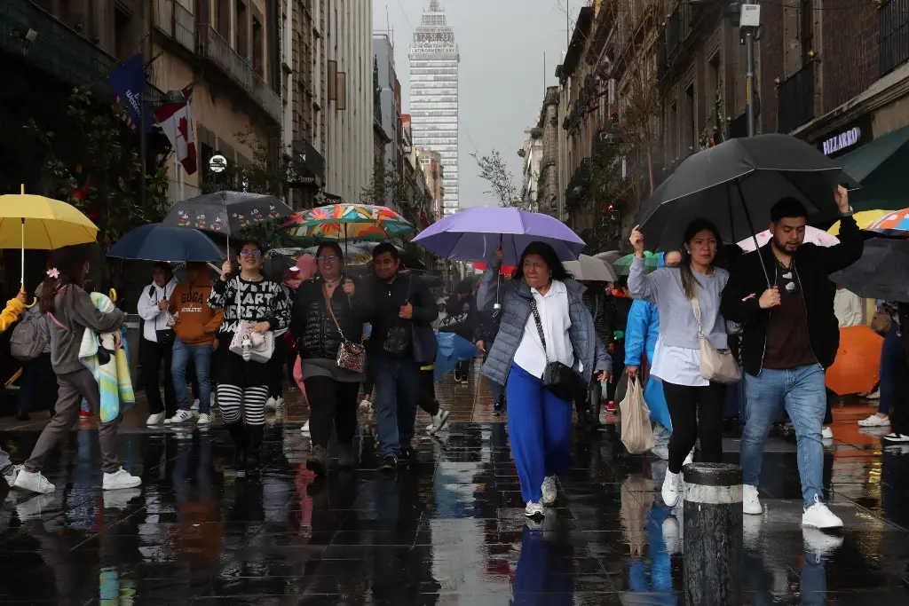 Imagen Emiten alerta roja por fuertes lluvias e inundaciones en CDMX (+Video)