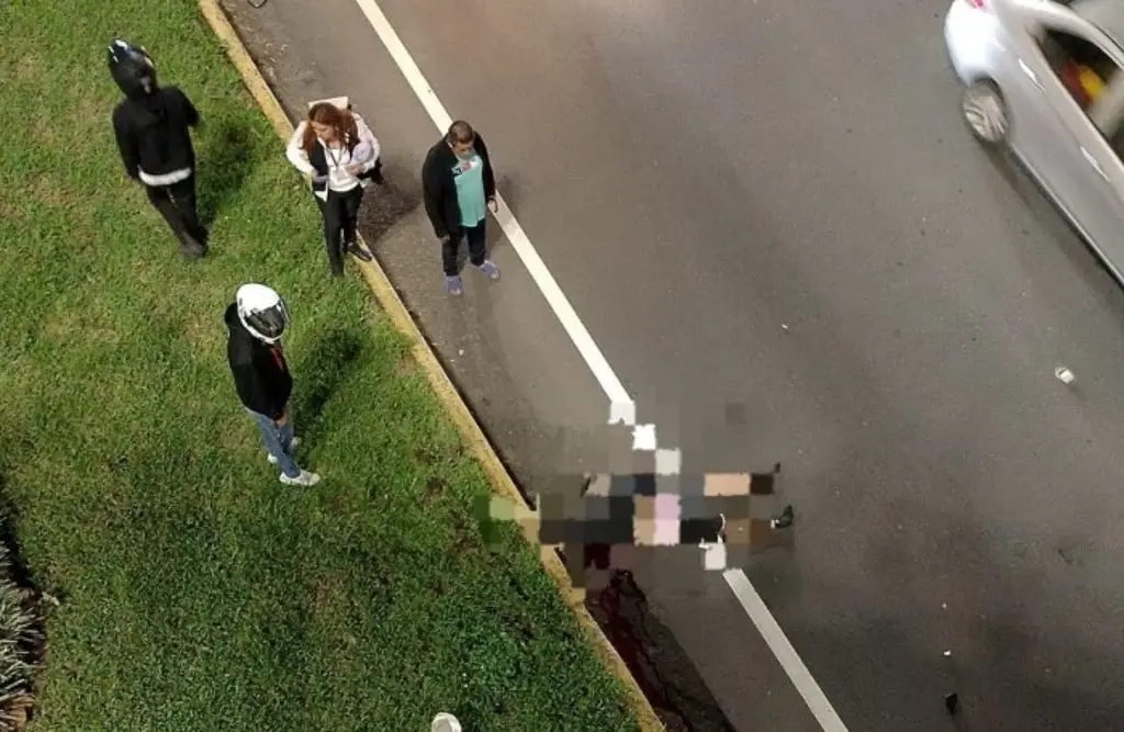Imagen Muere mujer y su acompañante lesionada tras chocar en moto y caer de puente Murillo Vidal
