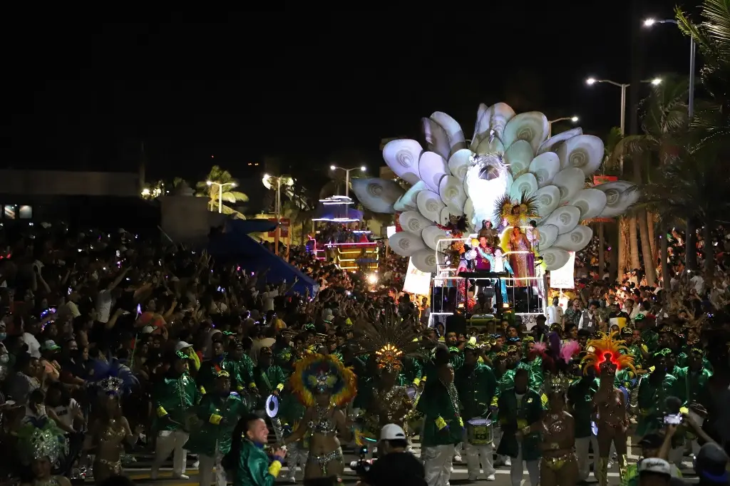 Imagen ¡Hay plan B! Esto pasará con los desfiles y conciertos del Carnaval de Veracruz en caso de lluvia