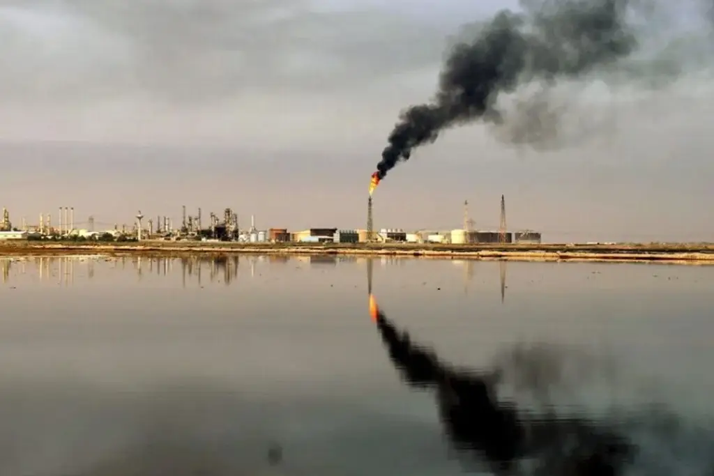Imagen Crudo Brent cae 7.18 % hasta 71.48 dólares, tras respuesta de Irán a EU