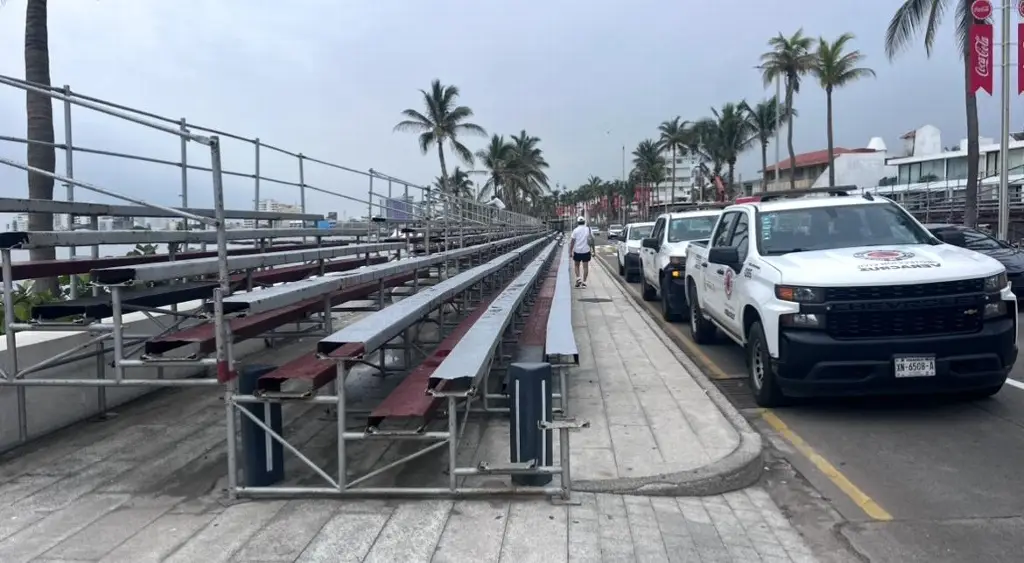 Imagen Ya se instalaron más del 95% de las gradas para el carnaval en Veracruz