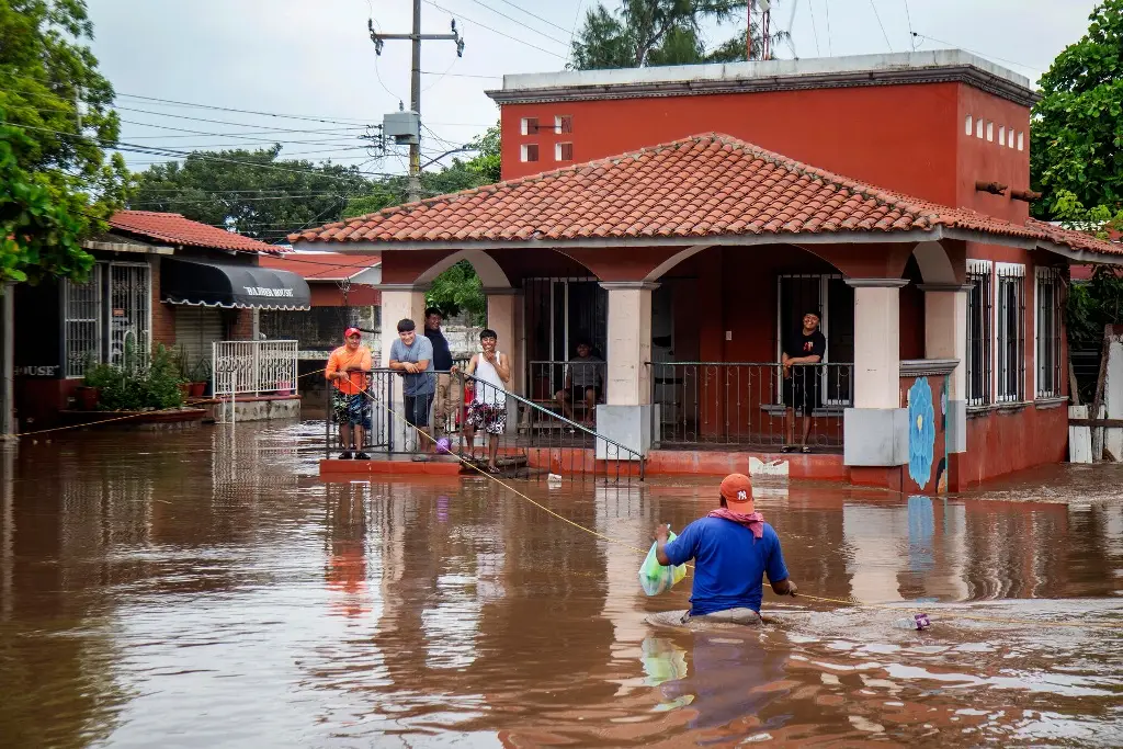Imagen Huracán Erick deja más de 26 mil viviendas y casi 300 escuelas afectadas