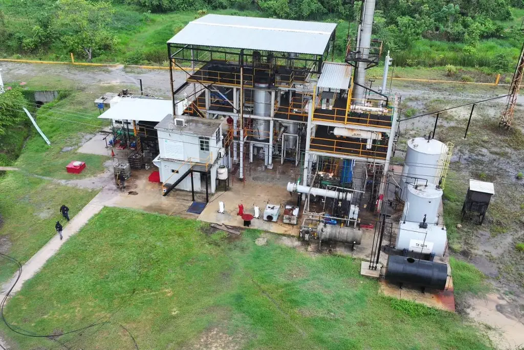 Imagen Profepa clausuró 'mini refinería' e impuso multa de casi un mdp pero siguió operando: El Universal