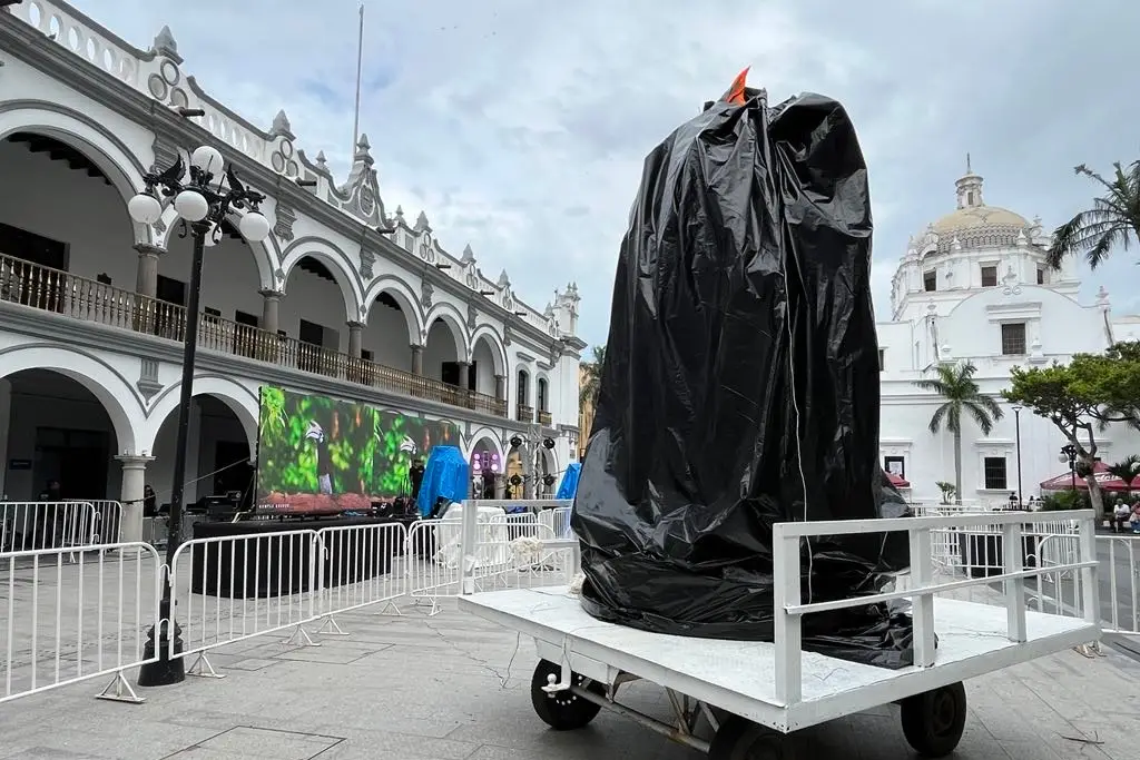 Imagen Llega el mal humor al zócalo de Veracruz; hoy será quemado 