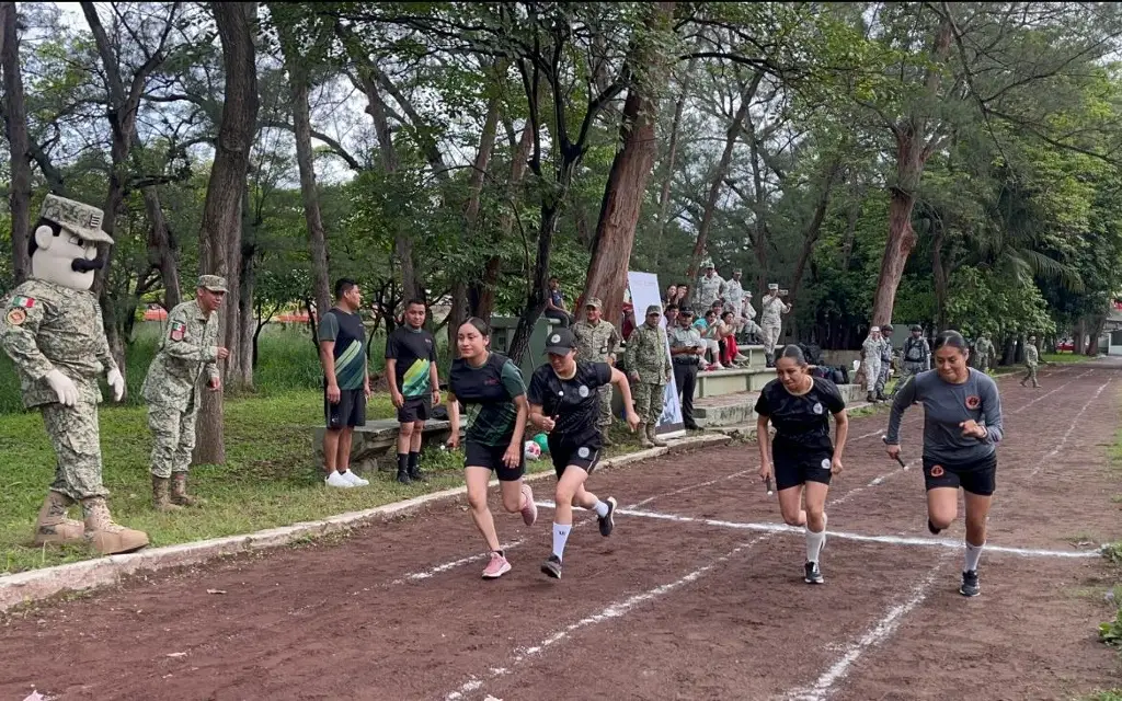 Imagen Realizan encuentro deportivo entre corporaciones de seguridad pública en Veracruz