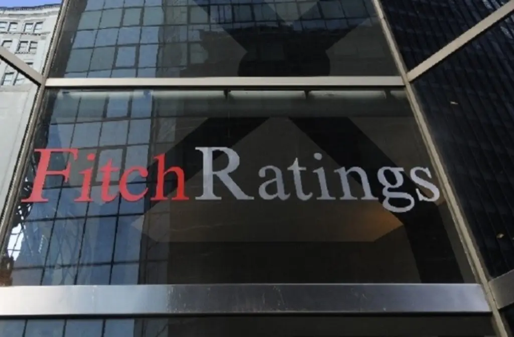 Imagen Fitch degrada calificaciones de bancos y bolsa mexicanos acusados de lavado en EU