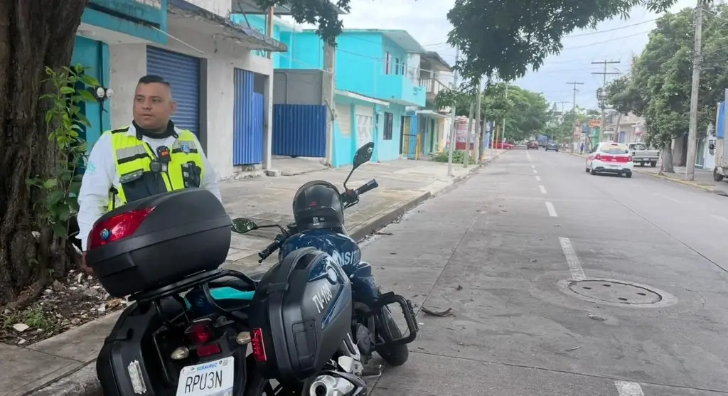Imagen Inicia tránsito operativo para mover vehículos que se estacionen en esta avenida de Veracruz 
