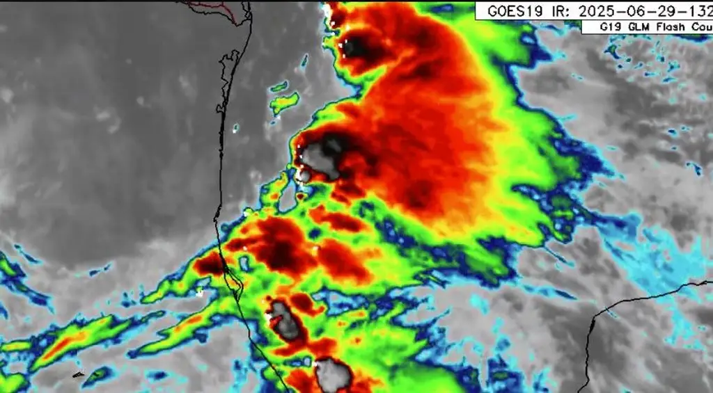 Imagen Depresión tropical evoluciona a tormenta 'Barry', se dirige al norte de Veracruz
