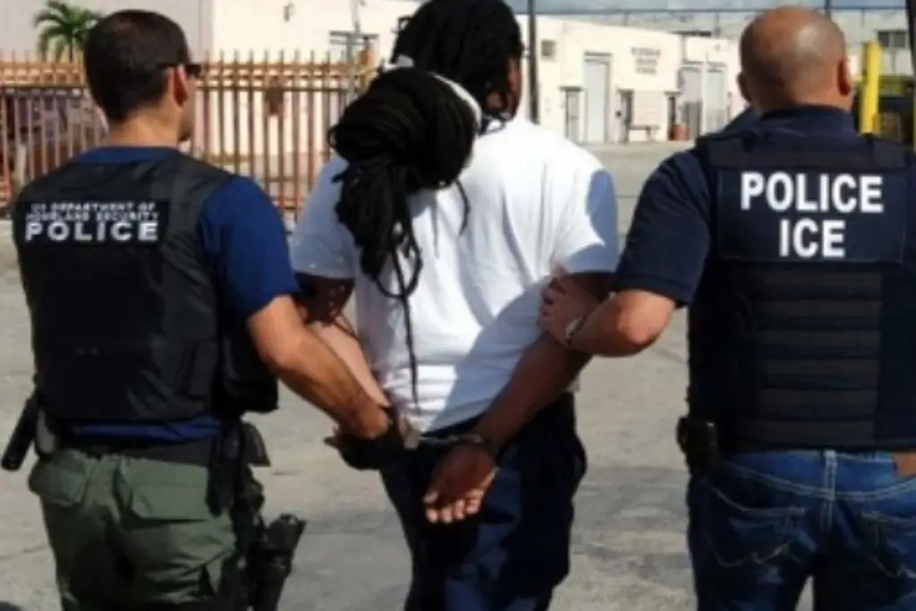Imagen Amenaza EU con revocar 'green cards' a residentes legales: estos son los motivos