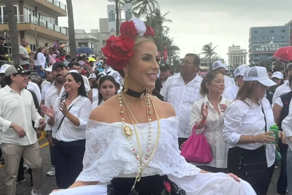 Imagen Segundo Gran Desfile del Carnaval de Veracruz 2025 (En vivo aquí)
