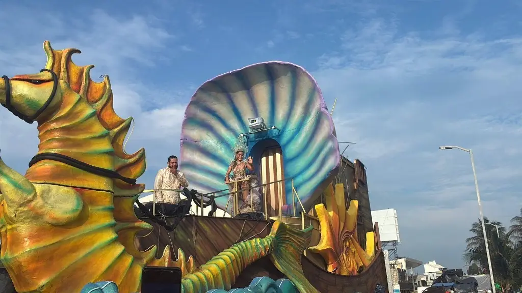 Imagen Arranca tercer desfile del Carnaval de Veracruz 