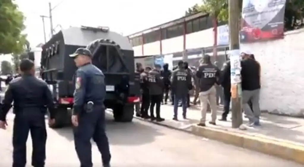 Imagen Liberan a 2 lesionados en toma de rehenes en San Juan de Aragón en CDMX