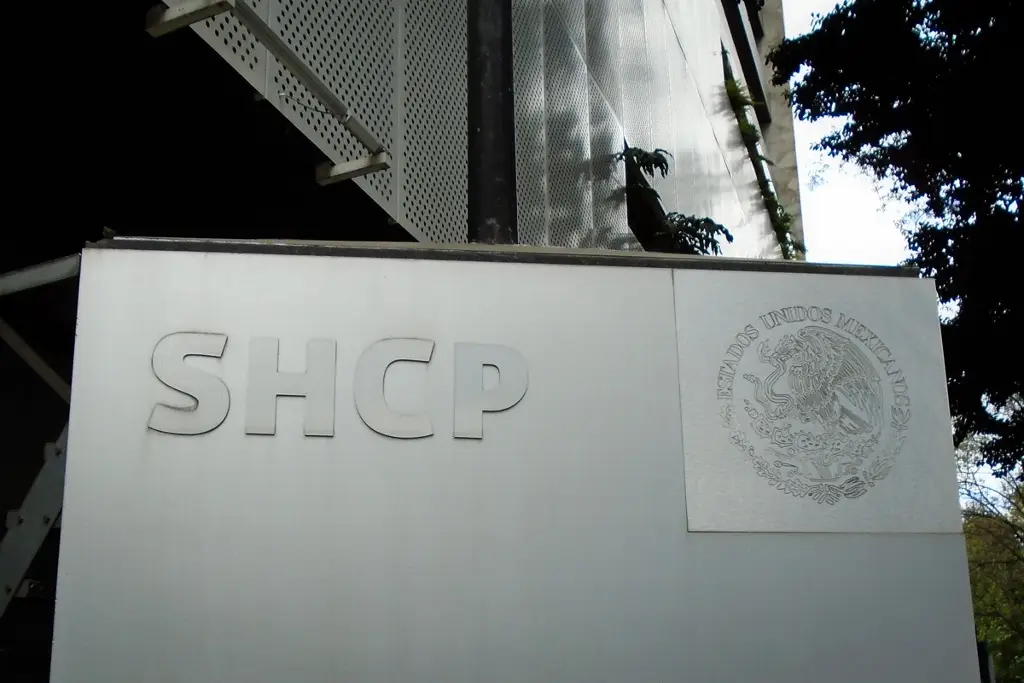 Hacienda amortiza deuda externa con remanentes del Banxico y bonos soberanos