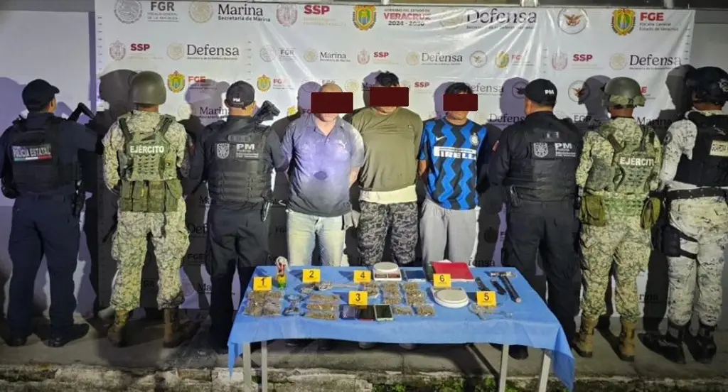 Imagen Caen 3 con drogas y armas tras cateo en Xalapa 