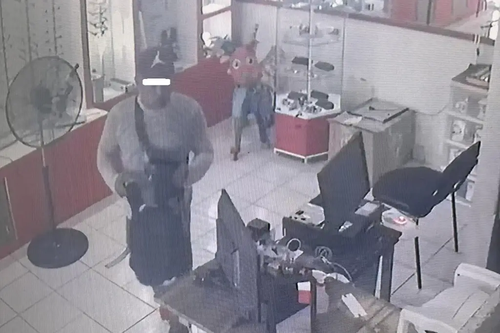 Imagen Captan asalto armado a óptica en plaza comercial de Veracruz (+Video)