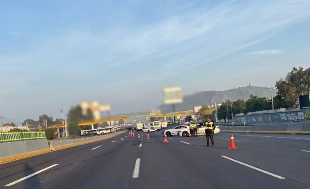 Imagen Manifestantes cierran autopista México-Puebla, esta es la razón