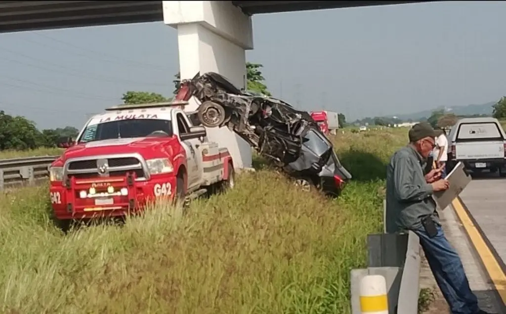 Imagen Hombre muere al chocar contra base de puente en la autopista autopista Veracruz-Puebla