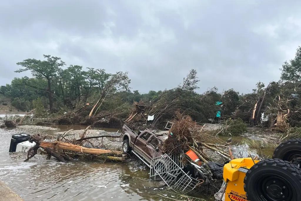 Imagen Sube a 104 la cifra de muertos por inundaciones en Texas