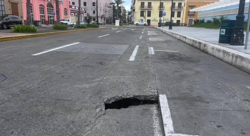 Imagen Socavón en plena zona turística de Veracruz 