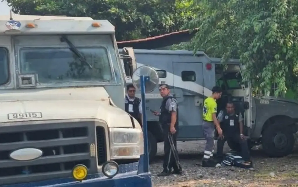 Imagen Asaltan camioneta de valores y roban 14 mdp de programa del Bienestar en Yanga, Veracruz