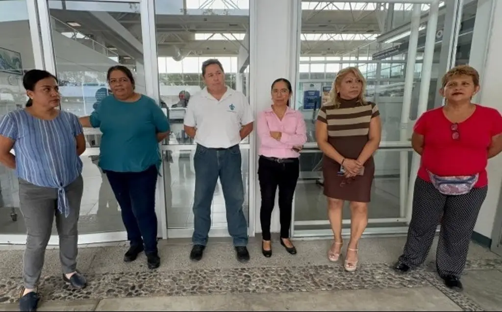 Imagen Trabajadores de la UV región Poza Rica realizan protestan; es por esta razón 