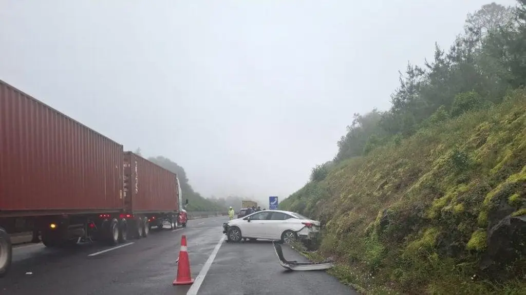 Imagen Hay cierre parcial de circulación en autopista de Veracruz; es por esta razón 