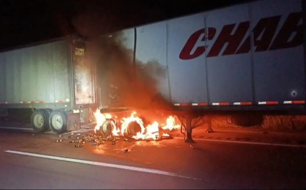 Imagen Tráiler se incendia en la autopista Córdoba–Veracruz