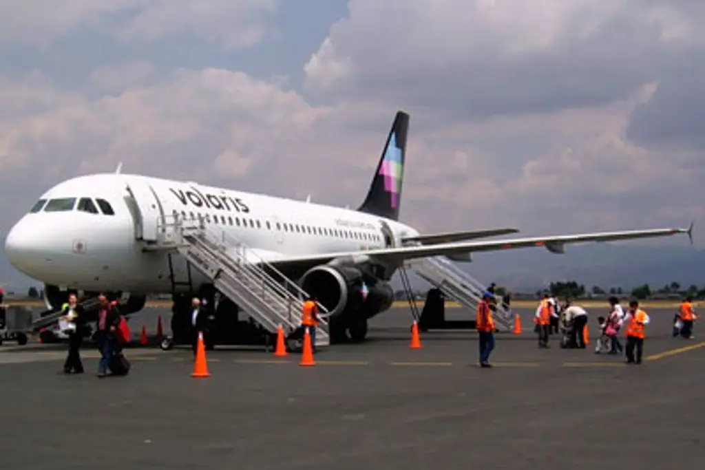 Imagen Operativo en el aeropuerto de Veracruz; muere pasajero a bordo de un avión