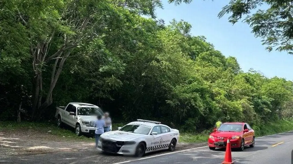 Imagen Hay cierre parcial de circulación en carretera de Veracruz; es por esta razón 