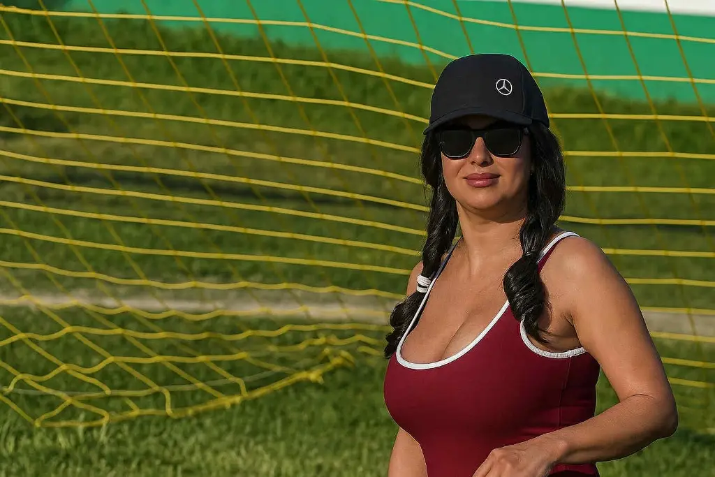 Imagen “Saca las caguamas” le gritaron a Salma Hayek en Catemaco (+video)