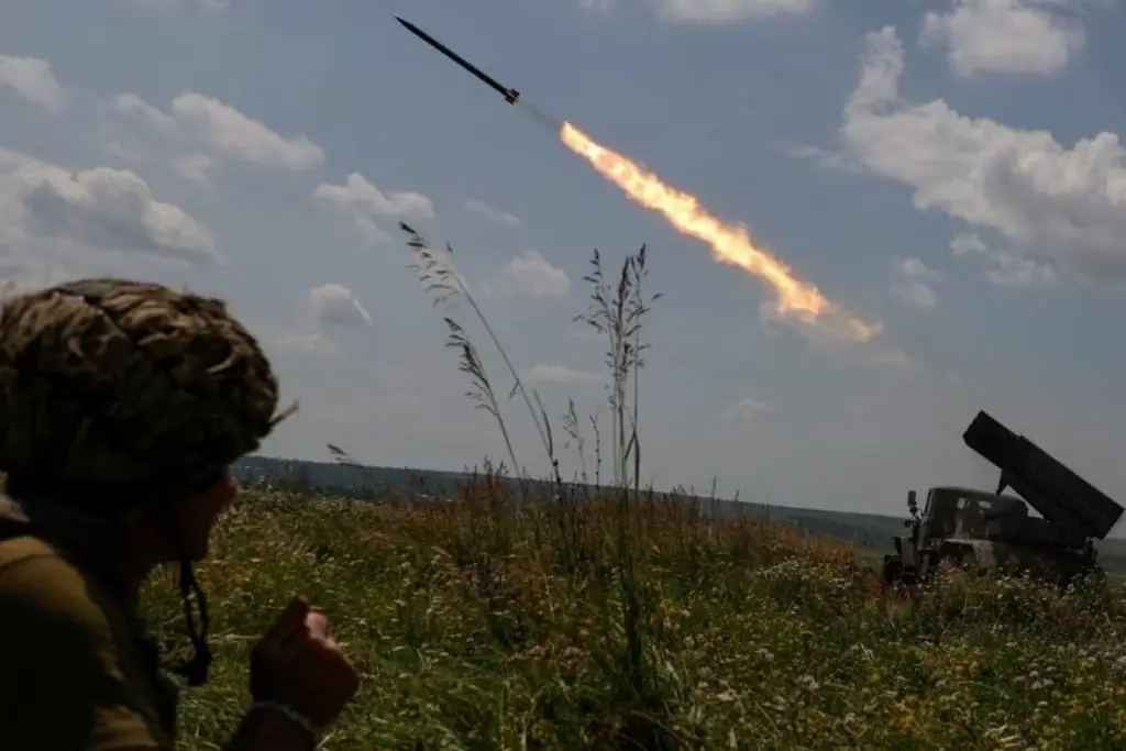 Imagen Medvédev amenaza con más ataques rusos contra Kiev