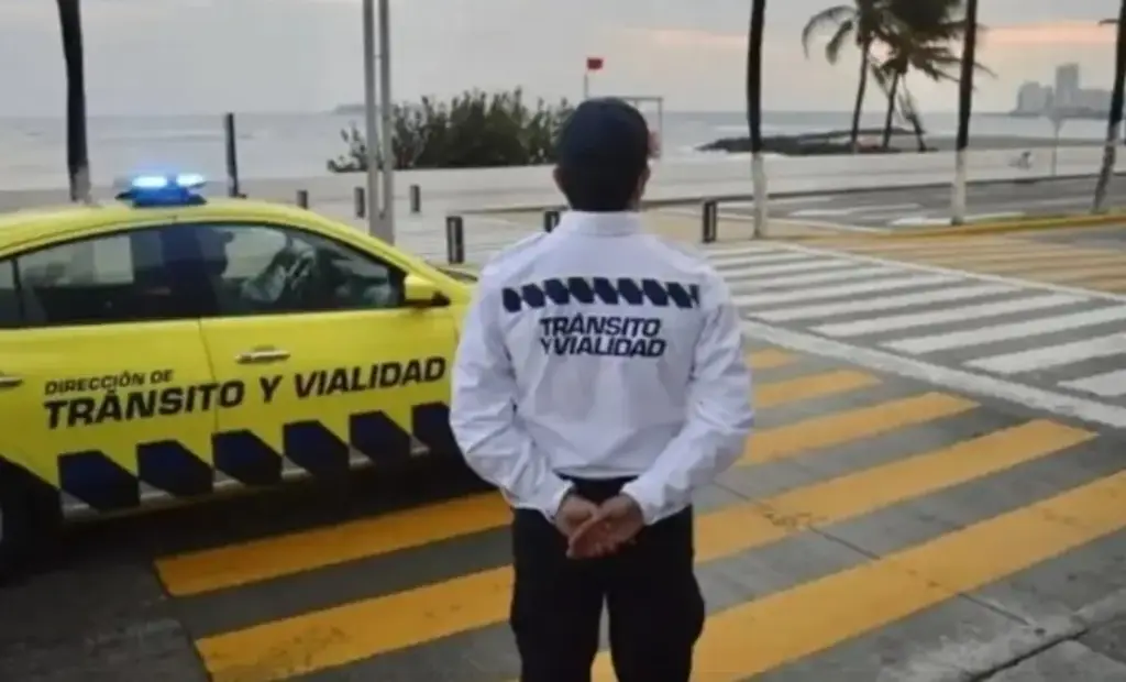 Imagen Hay cierre vial en el puerto de Veracruz; tome precauciones 