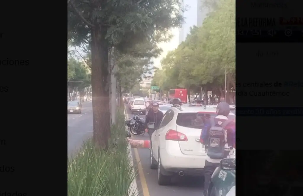 Imagen Pareja de motociclistas choca con auto y salen proyectados; muere mujer en CDMX