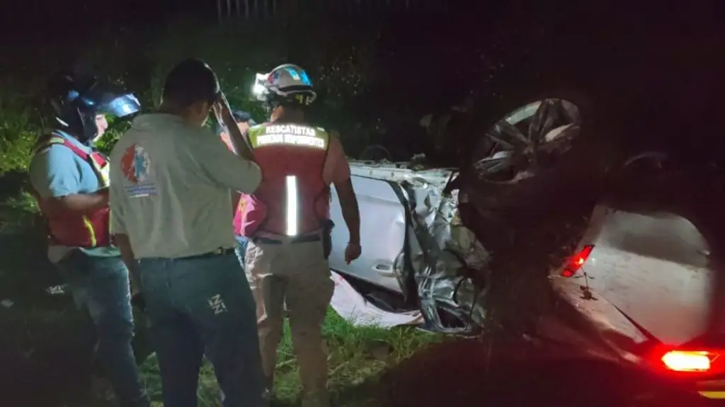 Imagen Conductor ebrio choca un Camaro y huye del lugar, en Fortín